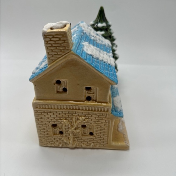 WP Pottery Ceramic Log Cabin Christmas Decor Light Up Village - Picture 7 of 12